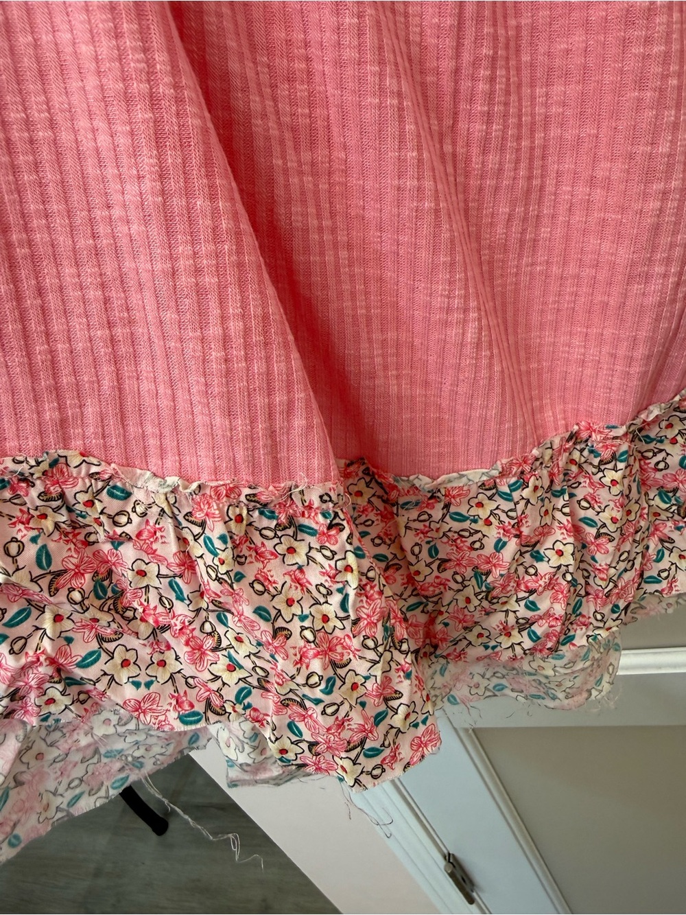 Pink Floral-Trim Sleeveless V-Neck Women’s Tank Top - Picture 4 of 6